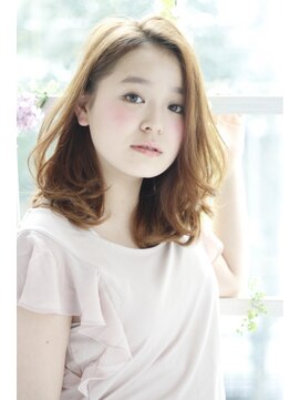 クィーンズガーデンバイケーツーギンザ(QUEEN’S GARDEN by K two GINZA) [K-two銀座]長めバング大人可愛い小顔ヘア♪愛されバル-ンミディ