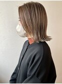 ハイライト×グレージュ×切りっぱなしボブ