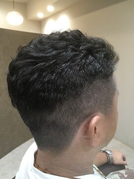ヘアサロンアンドヘアメイクディー(hair salon hair make D) 仙台D メンズ刈り上げサイドフェードパンチ風パーマstyle