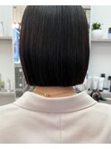 切りっぱなしショートボブ