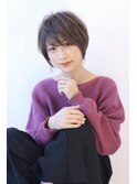 ローライトアッシュブラウン大人かわいい小顔ワンサイドショート