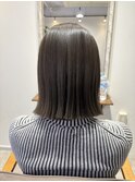 ブリーチなしグレー×パツっとボブ