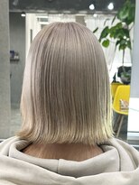 ルイ(ROUIS produced by LUCK 津田沼)&nbsp;ROUIS 津田沼 ホワイトブロンド/ミニマルボブ/ボブレイヤー