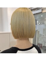 フレームス(FRAMES)&nbsp;切りっぱなしボブ/ハイトーンボブ/ブロンドカラー