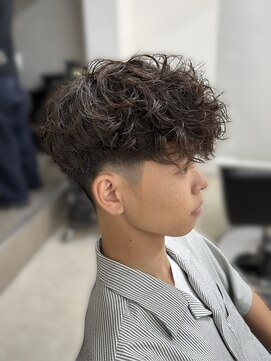 ジレス(Jiles) 【スペインカール】【外国人風パーマ】【メンズパーマ】