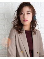 アヴニール バイ ケーコム(AVENIR by K-COM) 大人クールなレイヤーミディアム20代30代40代スタイル一覧へ戻る