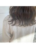 カーキベージュ