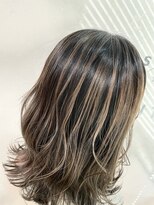 ヘアーアンドスパソシット(HAIR&SPA SOCIT) プラチナベージュバレイヤージュ×ミディアムレイヤー