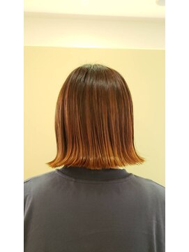 フルールアミー(fleur ami) オーダーNo. 1切りっぱなしボブ◎