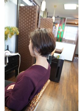 ショコラヘアーデザイン 菱形ショート