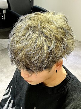 クオル 立川(QOL) ブリーチカラー/エンドカラー/ツイストスパイラル/眉毛