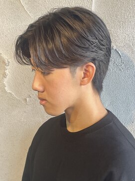 ニアウ 高崎店(Niau) センターパートウルフニュアンスフェザーパーマ群馬高崎メンズ