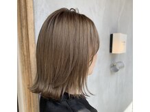 簡単なスタイリングで決まるスタイルがおすすめです