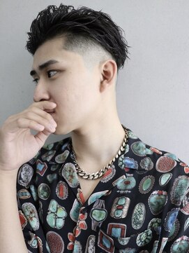 クワトロレオーネ 大阪梅田茶屋町(QUATTRO LEONE) ツイストハーフバック