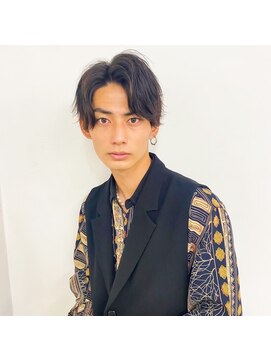 ファルベ(Farbe) スパイキーショートブルーブラックフェザーパーマサーフカール