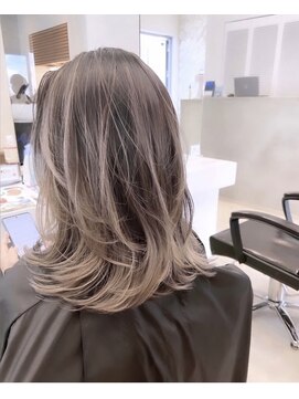 ヘアサロン エフ 渋谷(F) #バレイヤージュ　#レイヤーカット　#コントラストカラー