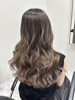 リゼル ユア 渋谷(RISEL YUA)&nbsp;ブリーチ履歴を活かしたグラデーションヘア