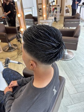 コワファースト 大分(COIFF1RST) フェードブルー