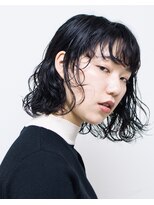 リト(ri_to)&nbsp;黒髪が映えるウェービーボブ