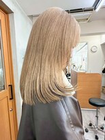リアン(Lien) ハイブリーチ/ブロンドカラー/ストレートヘア