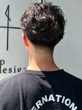 マップメンズデザイン(map men's design) 刈り上げ 波巻きパーマニュアンスパーマ 20代 ツーブロック