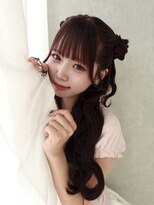 カシュカシュ 表参道(cache cache)&nbsp;ヘアアレンジヘアセットツインお団子ピンクカラー