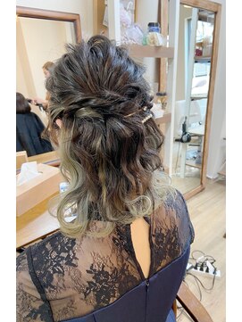 ロカット サロン(Roquat Salon) ハイトーンハーフアップアレンジ【ヘアセット立川南/立川/国立】