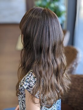 モアニ レア ヴォイス(Moani lea voice) ナチュラルロングヘア