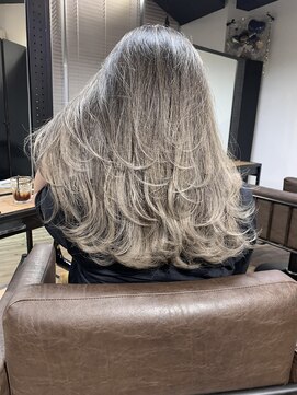 アルカナ 明治神宮前原宿(ARCANA) エアタッチバレイヤージュ　レイヤーカット　ミディアムレイヤー