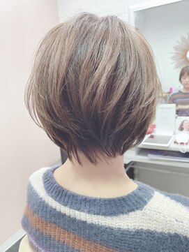 コルト(COLT) 白髪ぼかしハイライト×ショートレイヤー