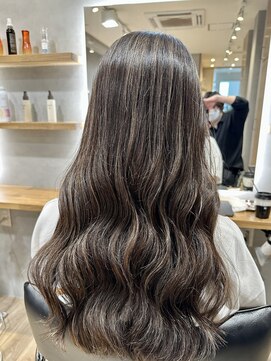 ノアル(NOAHL) 10代/20代/30代/ロング/ハイライトカラー/透明感/グレージュ