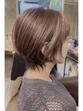 ボニークチュール(BONNY COUTURE) レイヤーショート 小顔 大人ショート 大人ボブ　愛され マッシュ