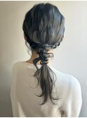 大人可愛い変則ポニーテールスタイル