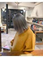 ココモ(KOKOMO) 【三野隼澄】ホワイトグレージュ