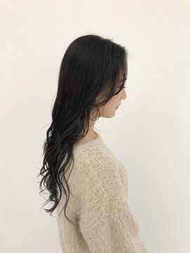 ヘアアンドメイク ムーア(Muuua) ロングレイヤースタイル+地毛風カラー