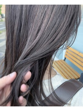 クオリア(Quaria) 透明感と色持ちのいいグレーブラウン