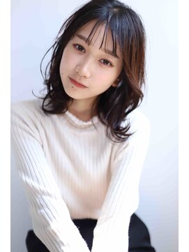 ウル(ulu) ミディアム　外はね　パーマ　透明感カラー　白髪ぼかし