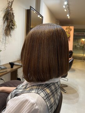 ヘアーズ スケッチ(hair's sketch) 重ため前下がりボブ