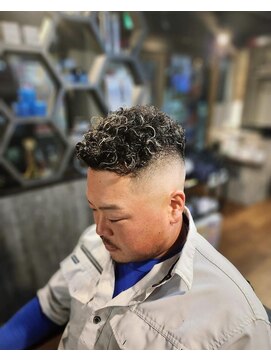 ヴィルバーバー(VIR BARBER) ビジネスパーマ/理容室/メンズ/バーバー/シェービング