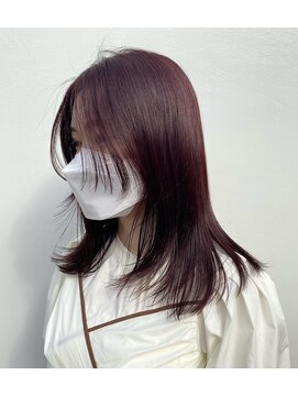 コニー アンド リリー(conne&riri) レッドブラウンのレイヤースタイル