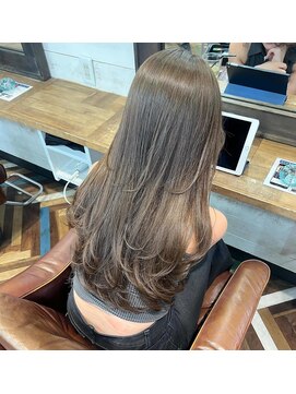 トレス(TRESS) ロング レイヤー オリーブグレージュ ブリーチなし 表参道