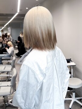 ソル バロール 表参道(SOL .valor) ホワイトカラー×ルーツカラー