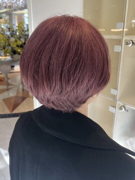 ラシェンテ 旧居留地(La Sente) 深みピンクのコンパクト丸みボブ