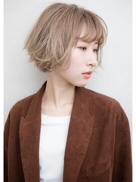 エマ(Emma) ショートボブ ベージュ