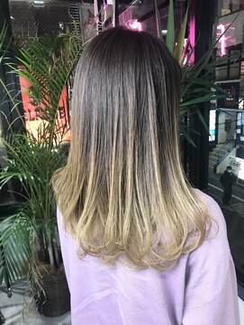 フォーク(FOLK) 恵比寿_外国人風グラデーションカラー_プラチナブロンドベージュ