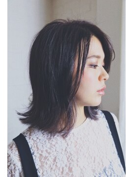 ギリア(Gillia) 切りっぱなしはねてもOK、大人ストレートボブ