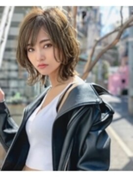 ケアリー 武蔵小杉(Carelly) フェザーバングカーキグレージュ大人かわいいマッシュショート