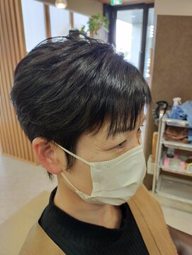 ヘアサロンアンドヘアメイクディー(hair salon hair make D) 仙台D　前下がりひし形丸みショートレイヤー×親子カット