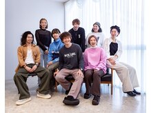 ヘアープレース アディクション(ADDICTION)の雰囲気（スタッフ一同笑顔でお客様をお出迎え致します。）