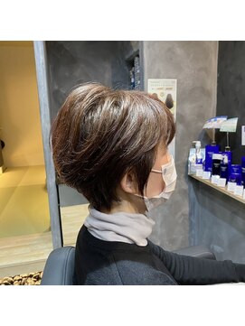 ヨシノ(YOSHINO) ショコラショートボブスタイル